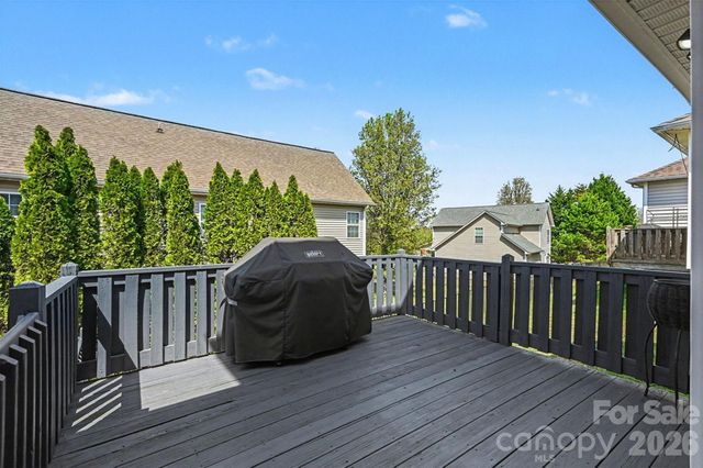 255 19th Avenue SE, Hickory, NC 28602