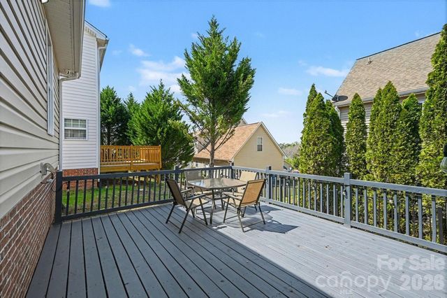 255 19th Avenue SE, Hickory, NC 28602