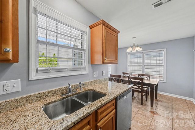 255 19th Avenue SE, Hickory, NC 28602