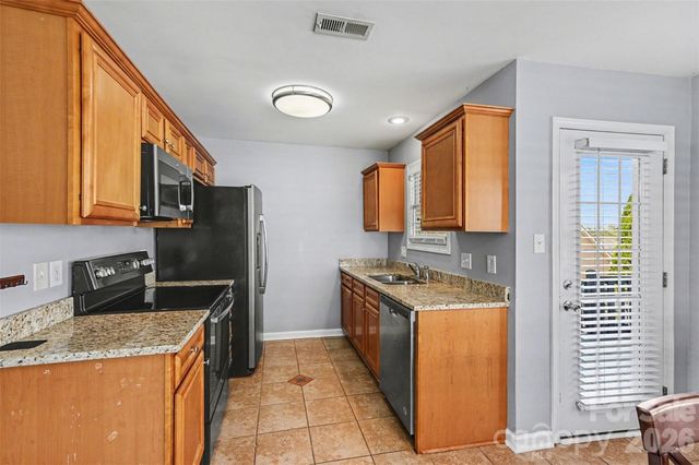 255 19th Avenue SE, Hickory, NC 28602