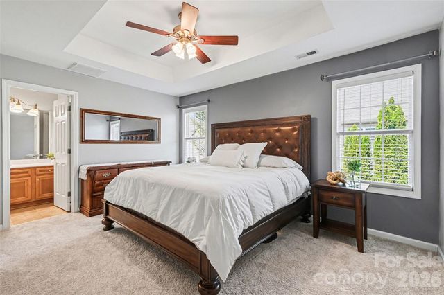 255 19th Avenue SE, Hickory, NC 28602