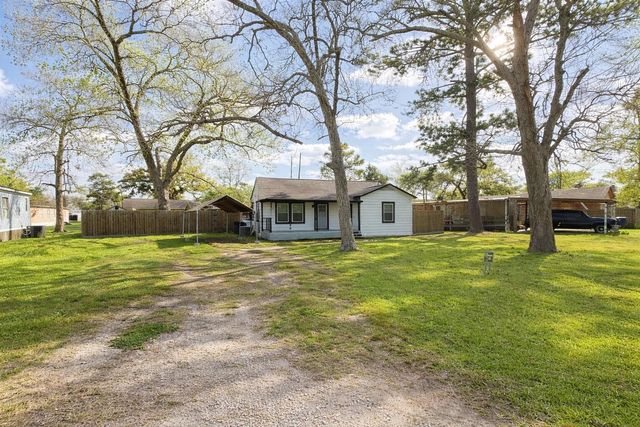 406 N Fig Street, Sweeny, TX 77480