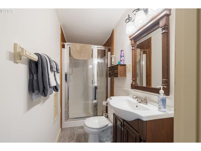 3063 Sw ANCHOR Ave, Lincoln City, OR 97367