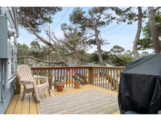 3063 Sw ANCHOR Ave, Lincoln City, OR 97367