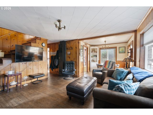 3063 Sw ANCHOR Ave, Lincoln City, OR 97367