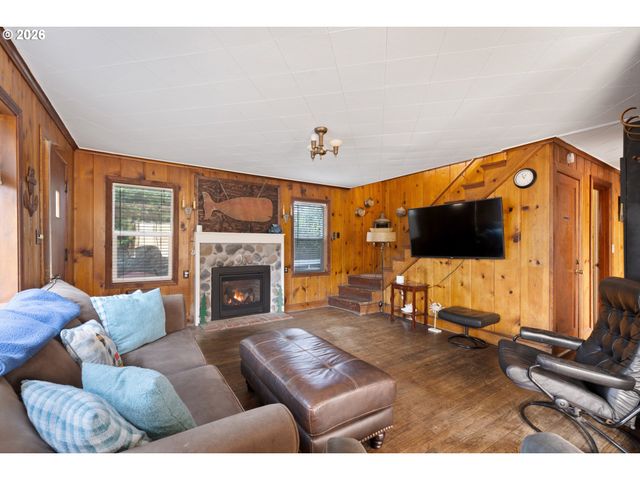 3063 Sw ANCHOR Ave, Lincoln City, OR 97367