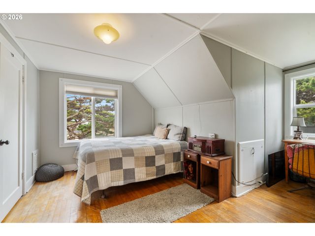 3063 Sw ANCHOR Ave, Lincoln City, OR 97367