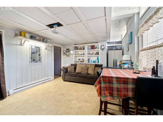 3063 Sw ANCHOR Ave, Lincoln City, OR 97367