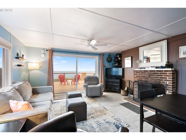 3063 Sw ANCHOR Ave, Lincoln City, OR 97367