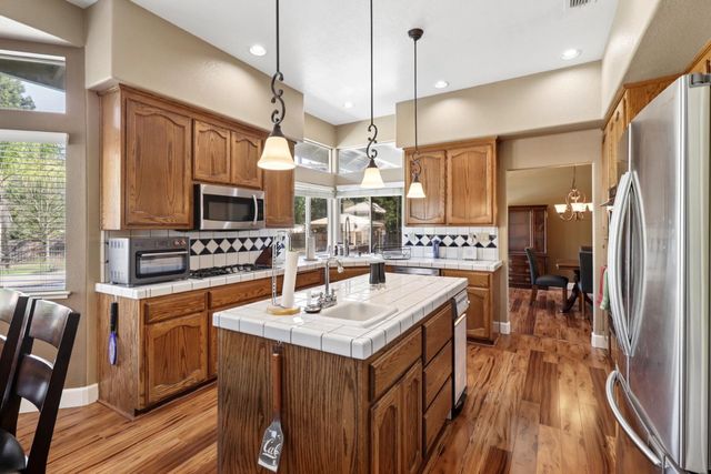 8267 Dressage Way, Sacramento, CA 95829