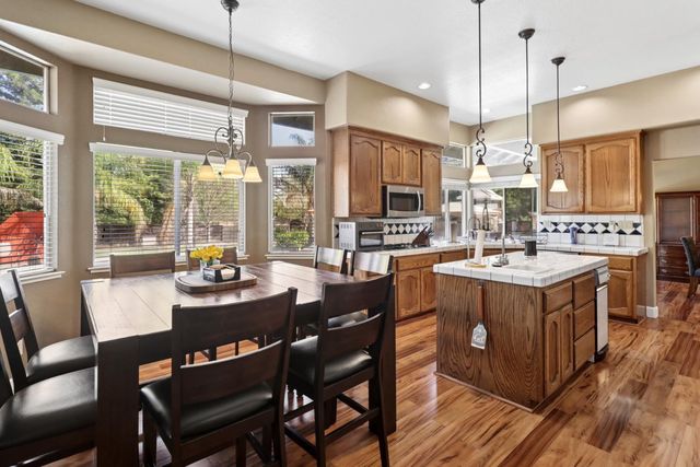 8267 Dressage Way, Sacramento, CA 95829