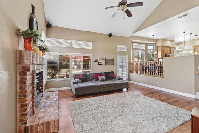 8267 Dressage Way, Sacramento, CA 95829