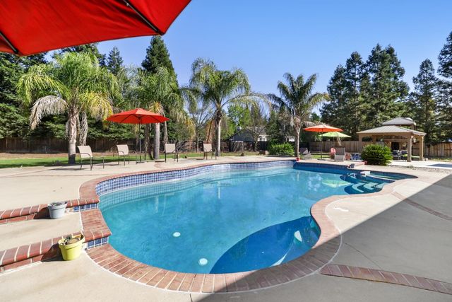 8267 Dressage Way, Sacramento, CA 95829