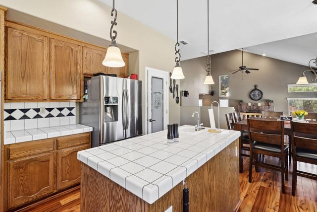 8267 Dressage Way, Sacramento, CA 95829