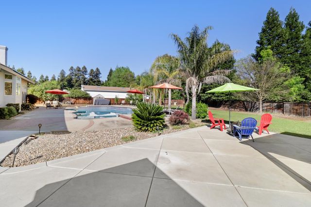 8267 Dressage Way, Sacramento, CA 95829