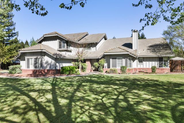 8267 Dressage Way, Sacramento, CA 95829