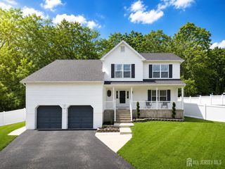 144 Lakeview Court, Toms River, NJ 08753