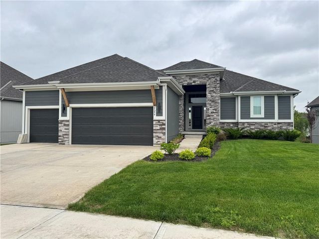 25274 W 92nd Terrace, Lenexa, KS 66227