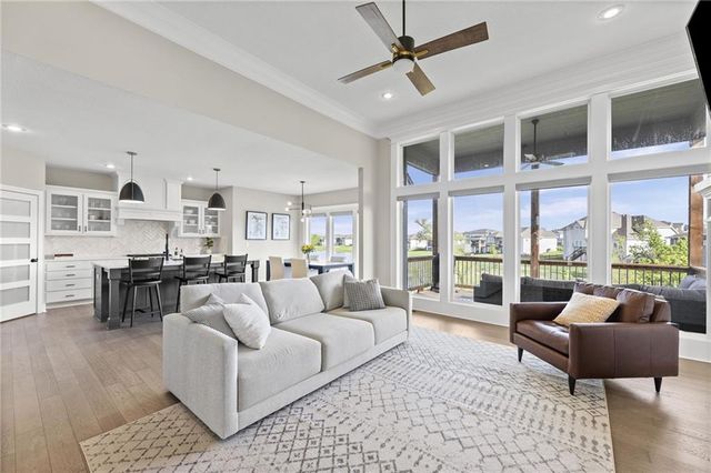 25274 W 92nd Terrace, Lenexa, KS 66227