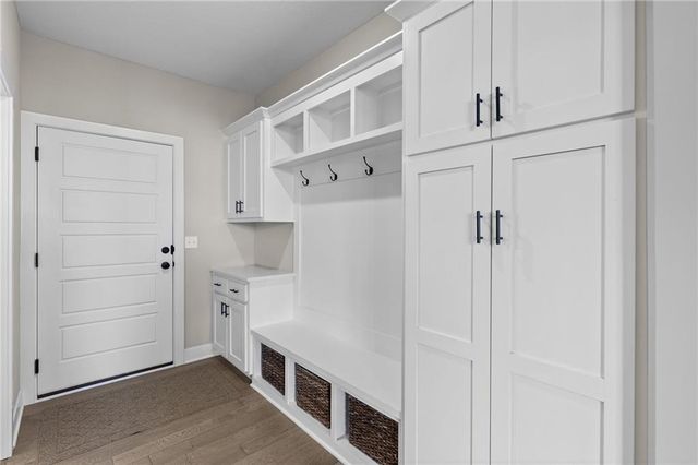 25274 W 92nd Terrace, Lenexa, KS 66227