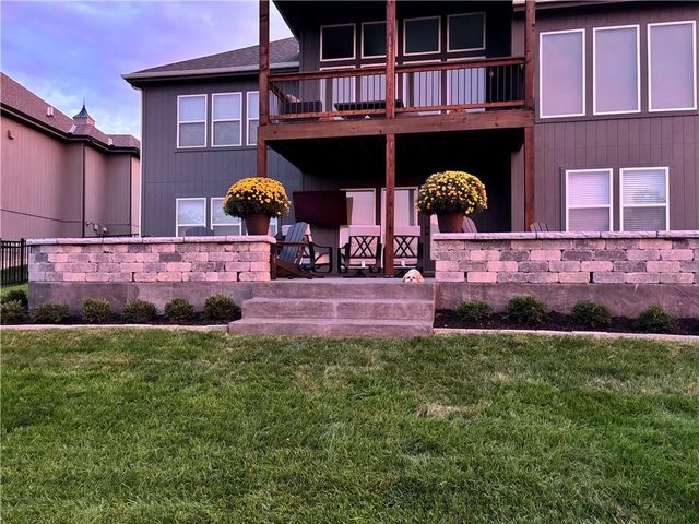 25274 W 92nd Terrace, Lenexa, KS 66227