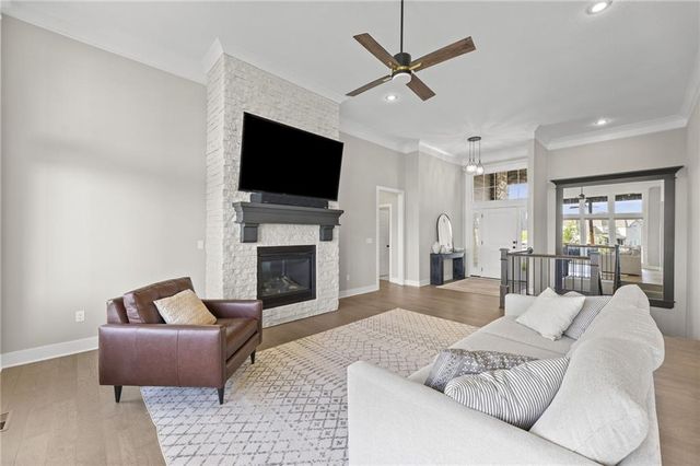 25274 W 92nd Terrace, Lenexa, KS 66227