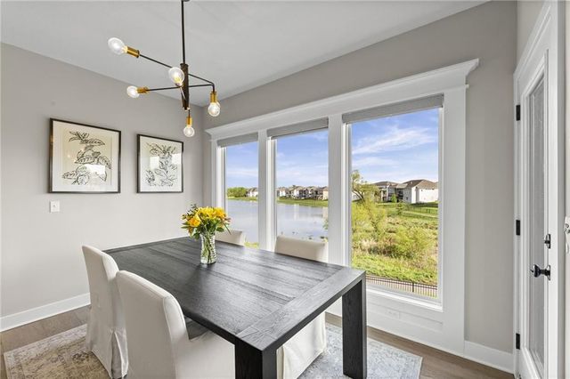 25274 W 92nd Terrace, Lenexa, KS 66227