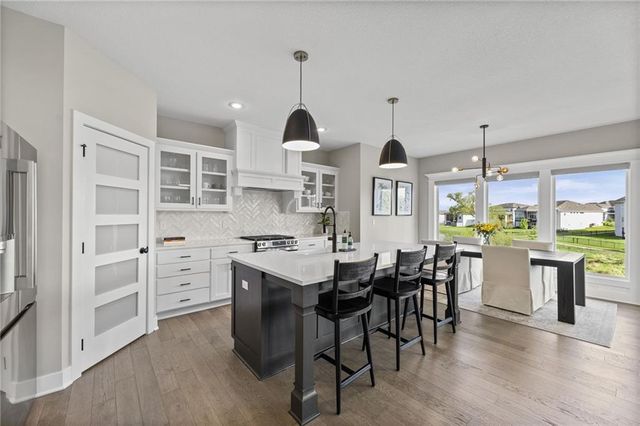 25274 W 92nd Terrace, Lenexa, KS 66227