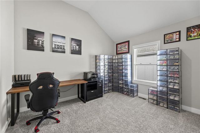 25274 W 92nd Terrace, Lenexa, KS 66227