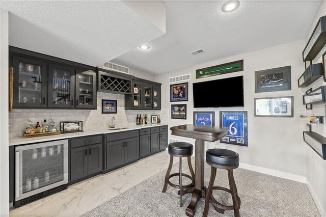 25274 W 92nd Terrace, Lenexa, KS 66227