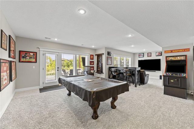 25274 W 92nd Terrace, Lenexa, KS 66227