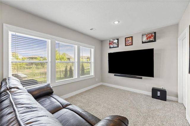 25274 W 92nd Terrace, Lenexa, KS 66227