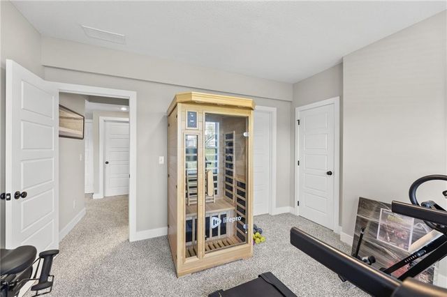 25274 W 92nd Terrace, Lenexa, KS 66227