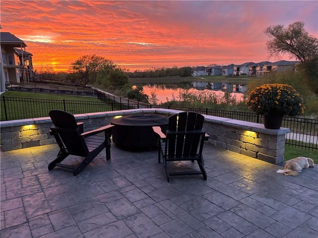 25274 W 92nd Terrace, Lenexa, KS 66227