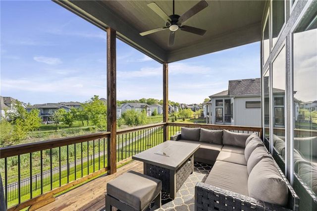 25274 W 92nd Terrace, Lenexa, KS 66227