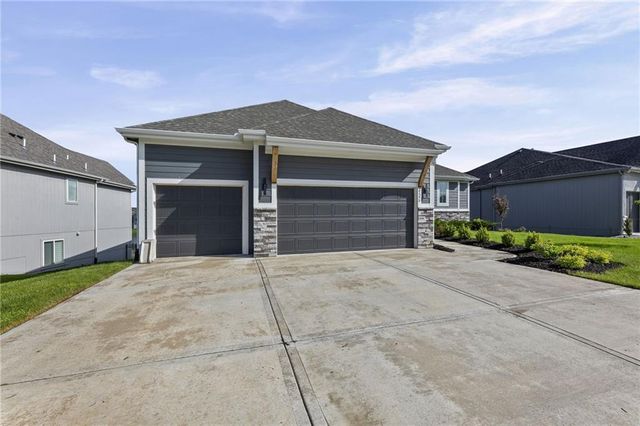 25274 W 92nd Terrace, Lenexa, KS 66227