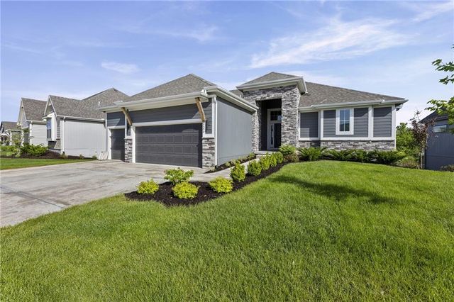 25274 W 92nd Terrace, Lenexa, KS 66227