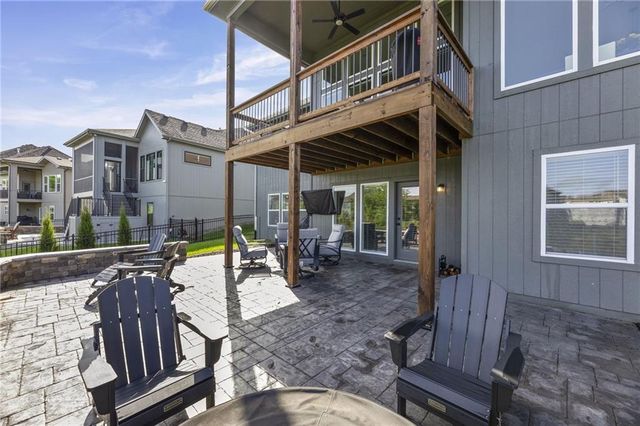 25274 W 92nd Terrace, Lenexa, KS 66227