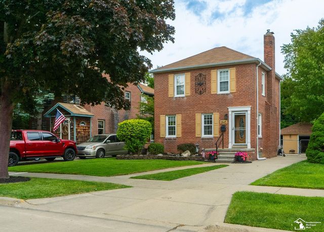 2845 Birchwood Street, Trenton, MI 48183