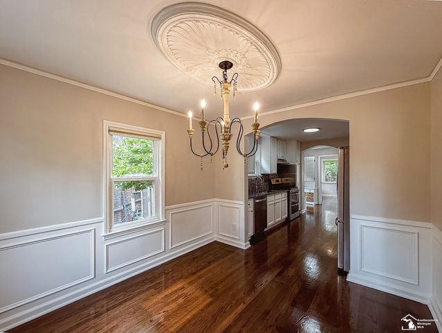2845 Birchwood Street, Trenton, MI 48183