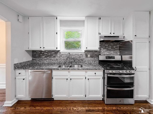 2845 Birchwood Street, Trenton, MI 48183