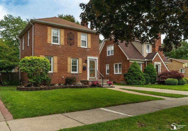2845 Birchwood Street, Trenton, MI 48183