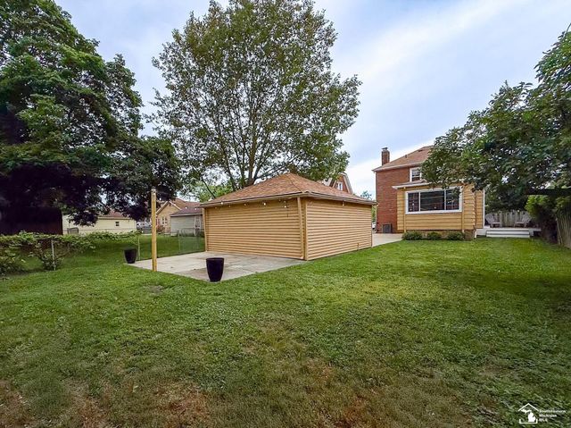 2845 Birchwood Street, Trenton, MI 48183