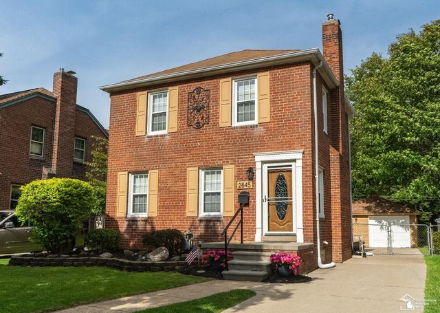 2845 Birchwood Street, Trenton, MI 48183