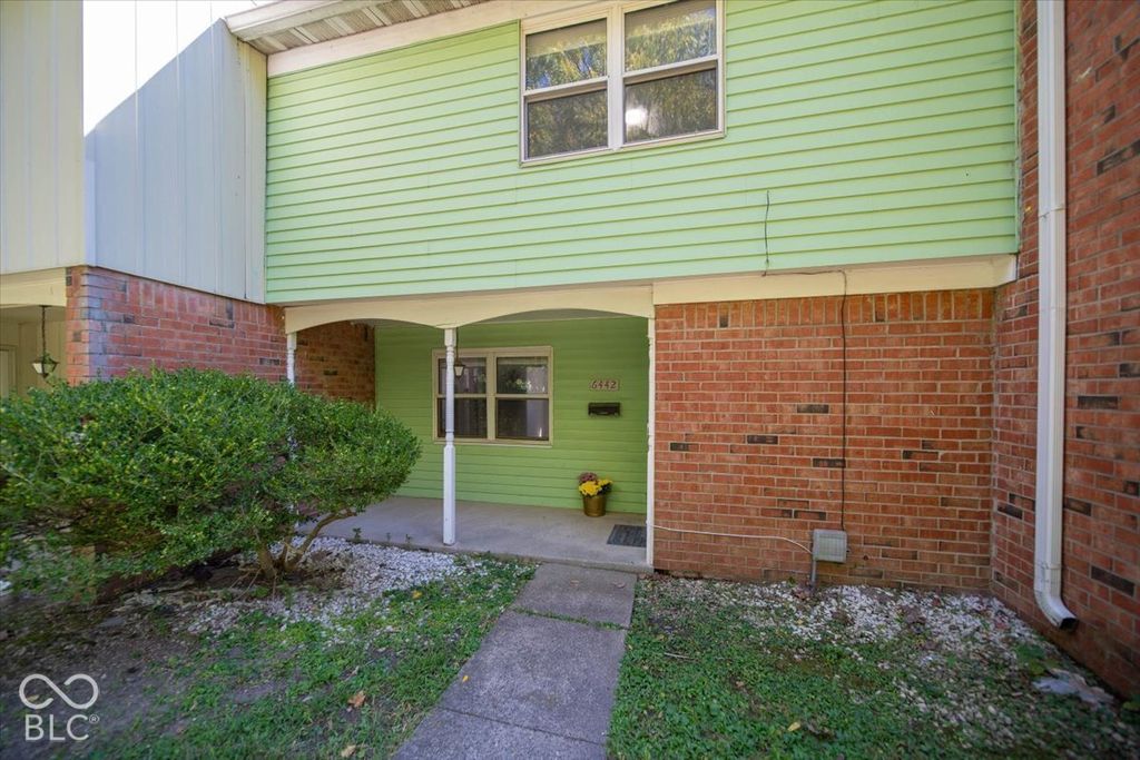 6442 Commons Drive, Indianapolis, IN 46254