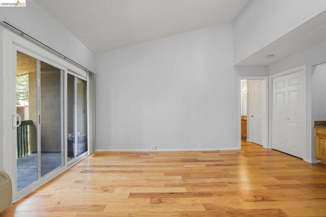 175 Sierra DR APT 303, Walnut Creek, CA 94596