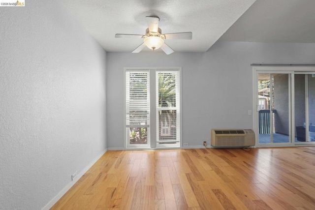 175 Sierra DR APT 303, Walnut Creek, CA 94596