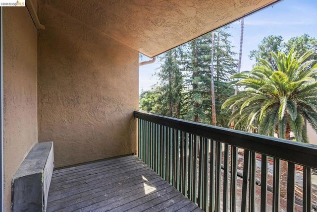 175 Sierra DR APT 303, Walnut Creek, CA 94596