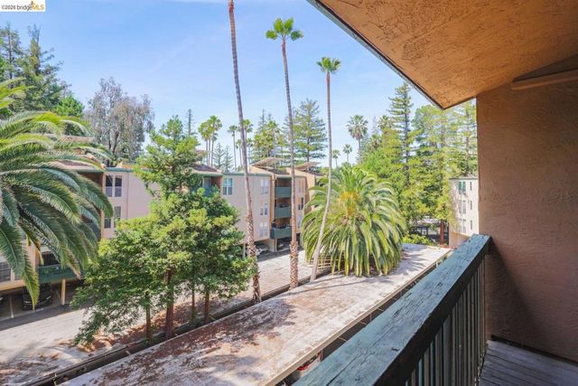175 Sierra DR APT 303, Walnut Creek, CA 94596