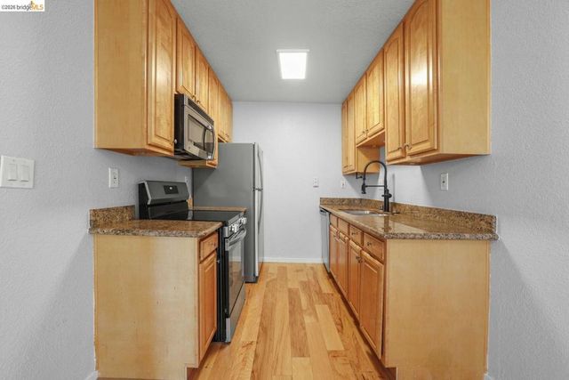 175 Sierra DR APT 303, Walnut Creek, CA 94596